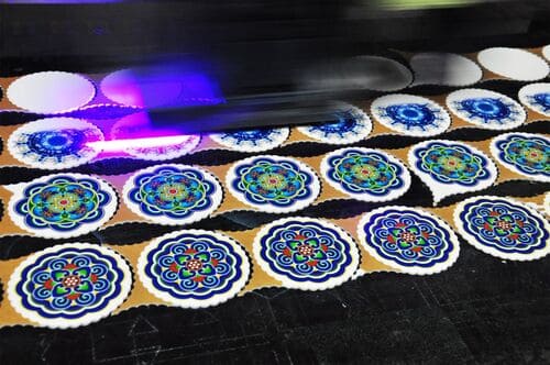 Features of UV Printing: Durable & Vibrant Colors; Scratch-resistant & Abrasion-resistant; Easy & Economical; Small.